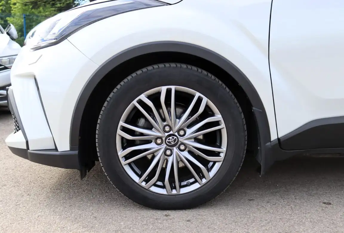 TOYOTA C-HR