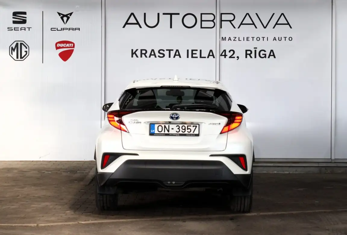 TOYOTA C-HR