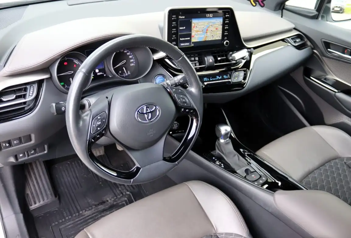 TOYOTA C-HR