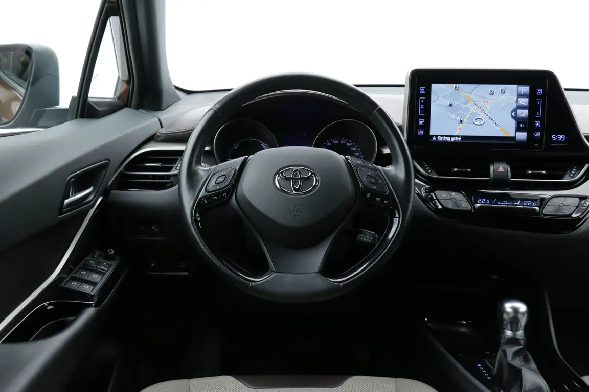 TOYOTA C-HR