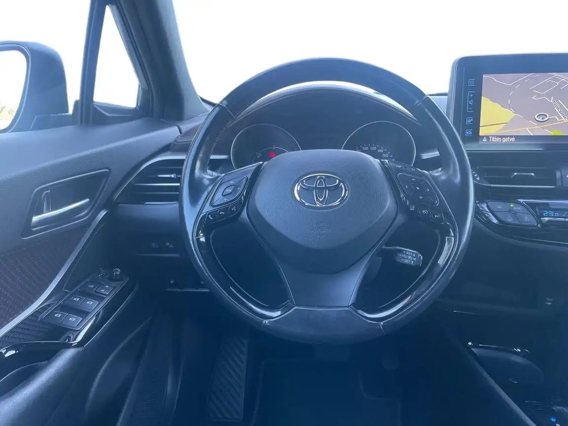 TOYOTA C-HR
