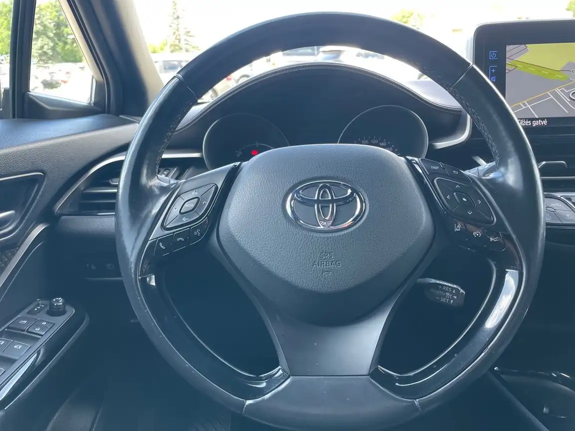 TOYOTA C-HR