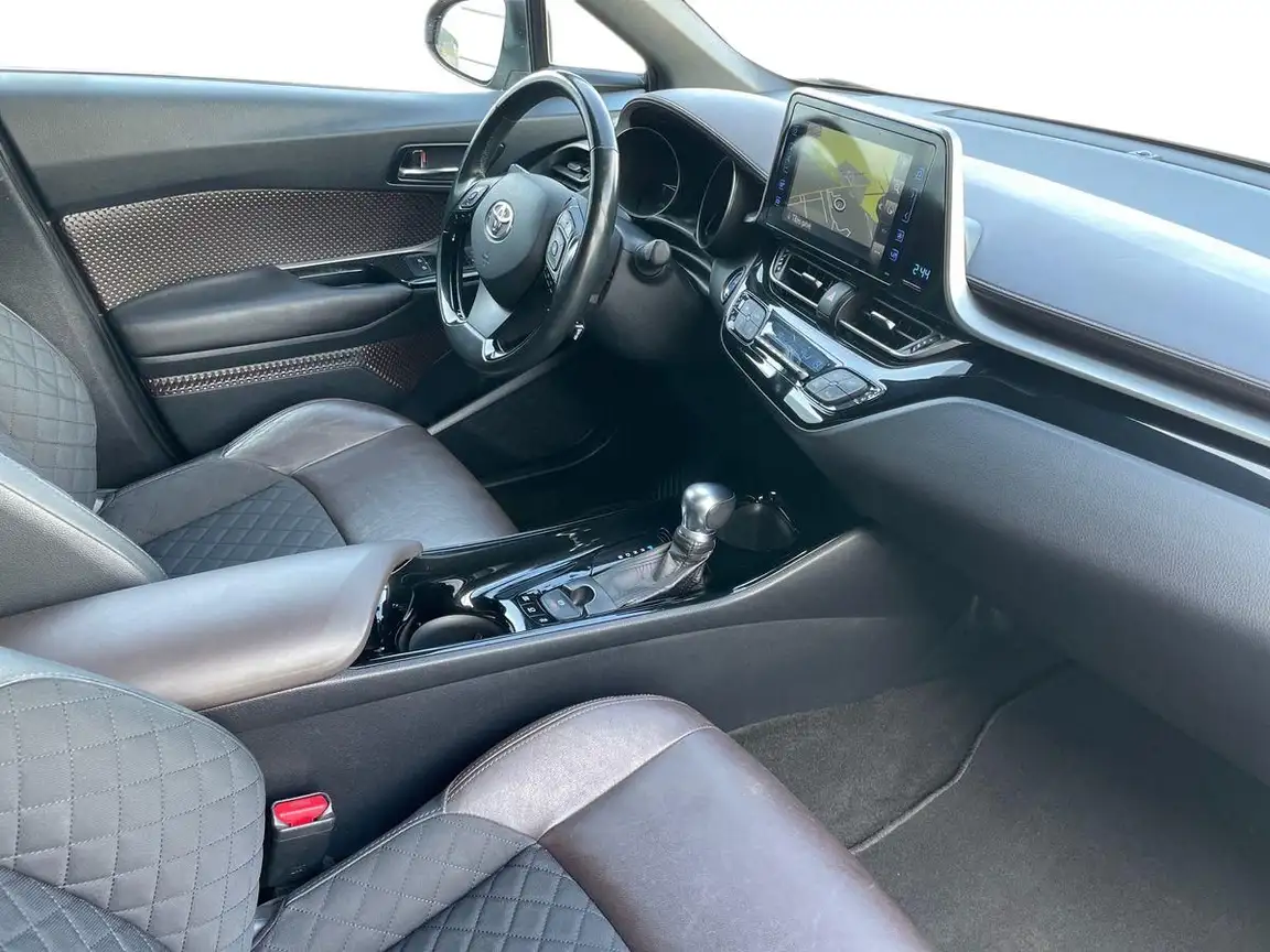 TOYOTA C-HR