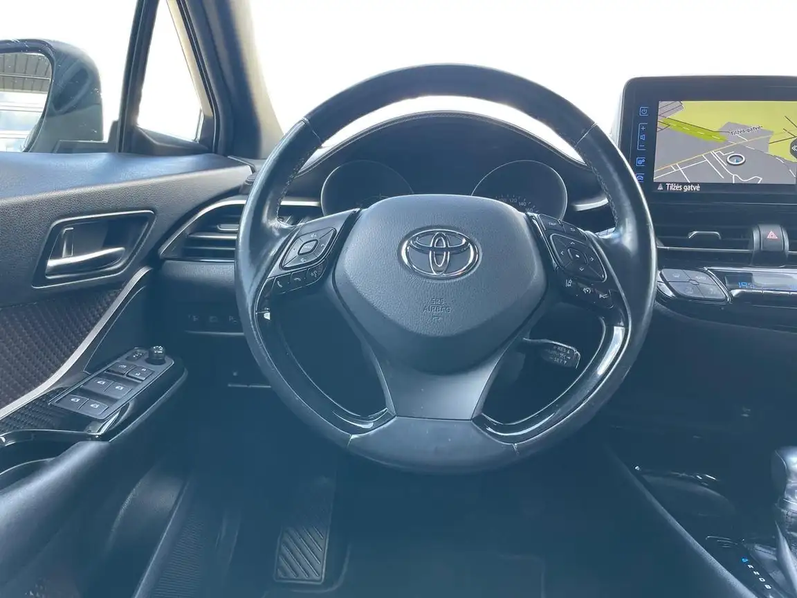 TOYOTA C-HR