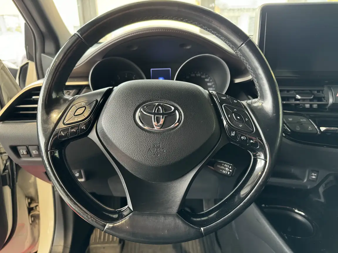 TOYOTA C-HR