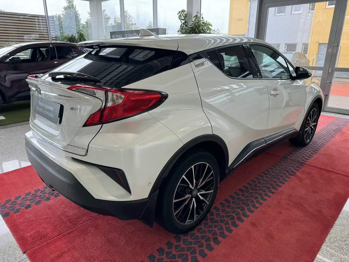 TOYOTA C-HR