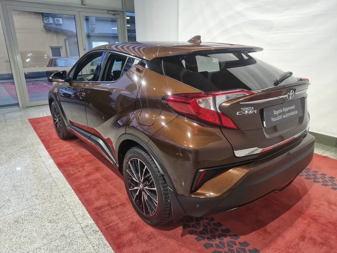 TOYOTA C-HR