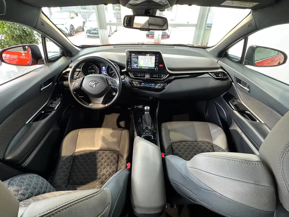 TOYOTA C-HR