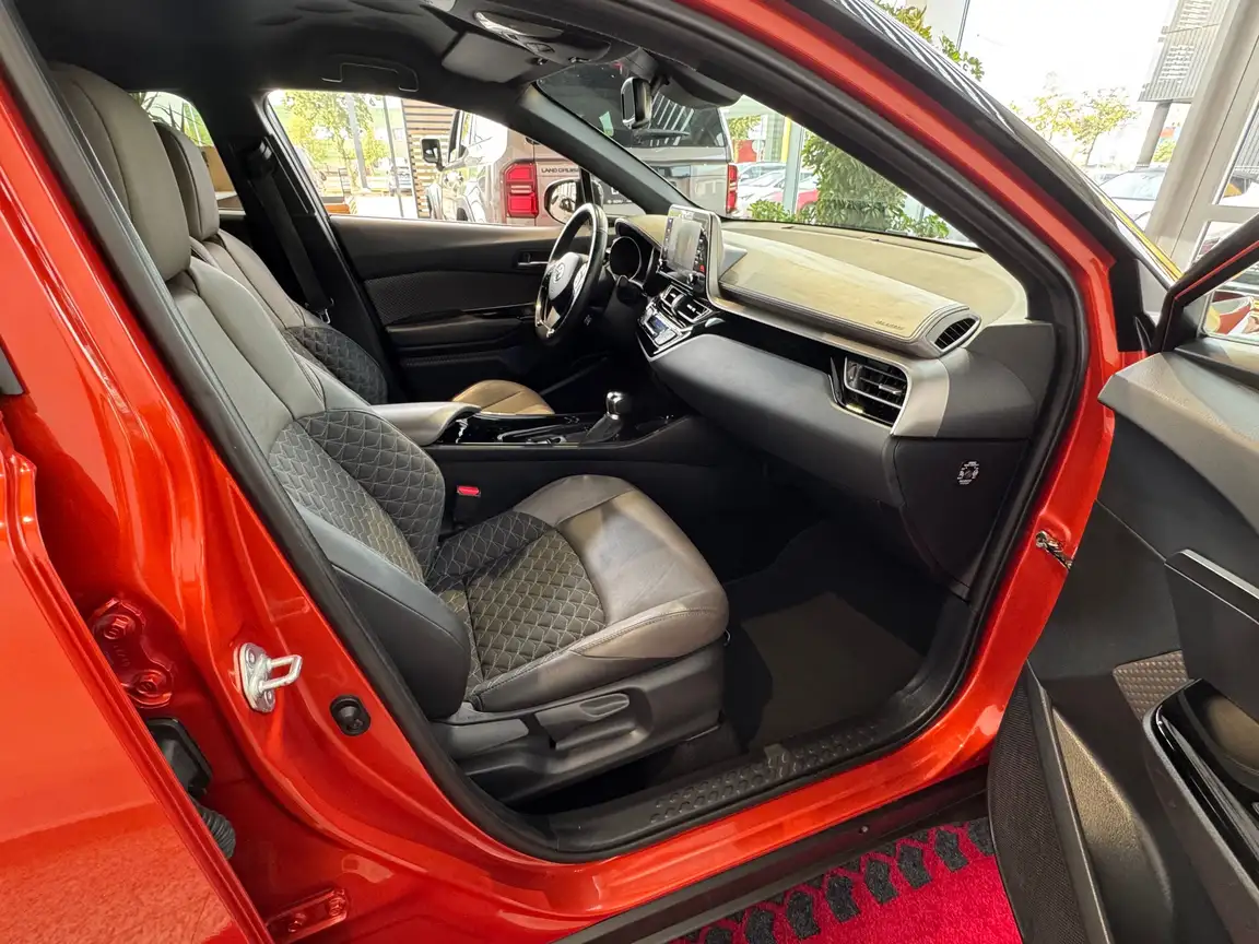 TOYOTA C-HR