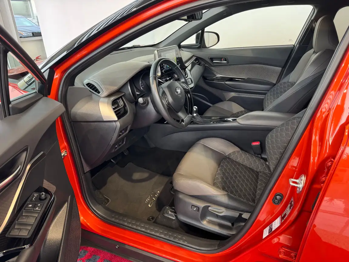 TOYOTA C-HR
