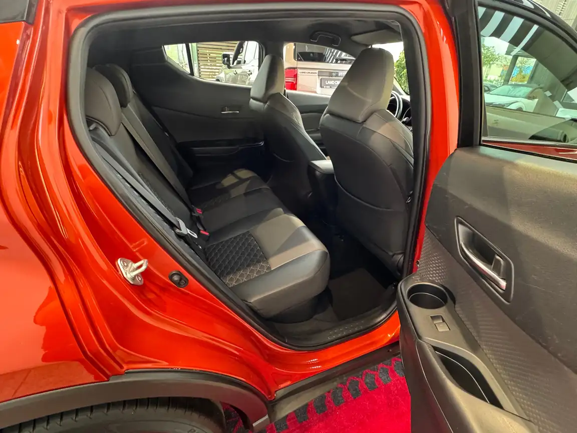 TOYOTA C-HR