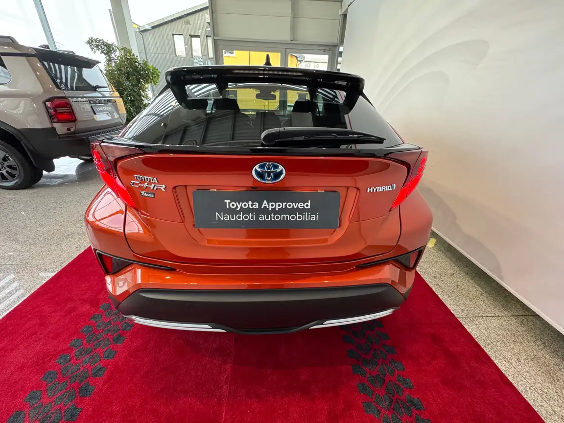 TOYOTA C-HR