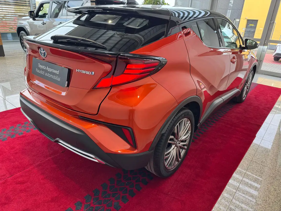 TOYOTA C-HR