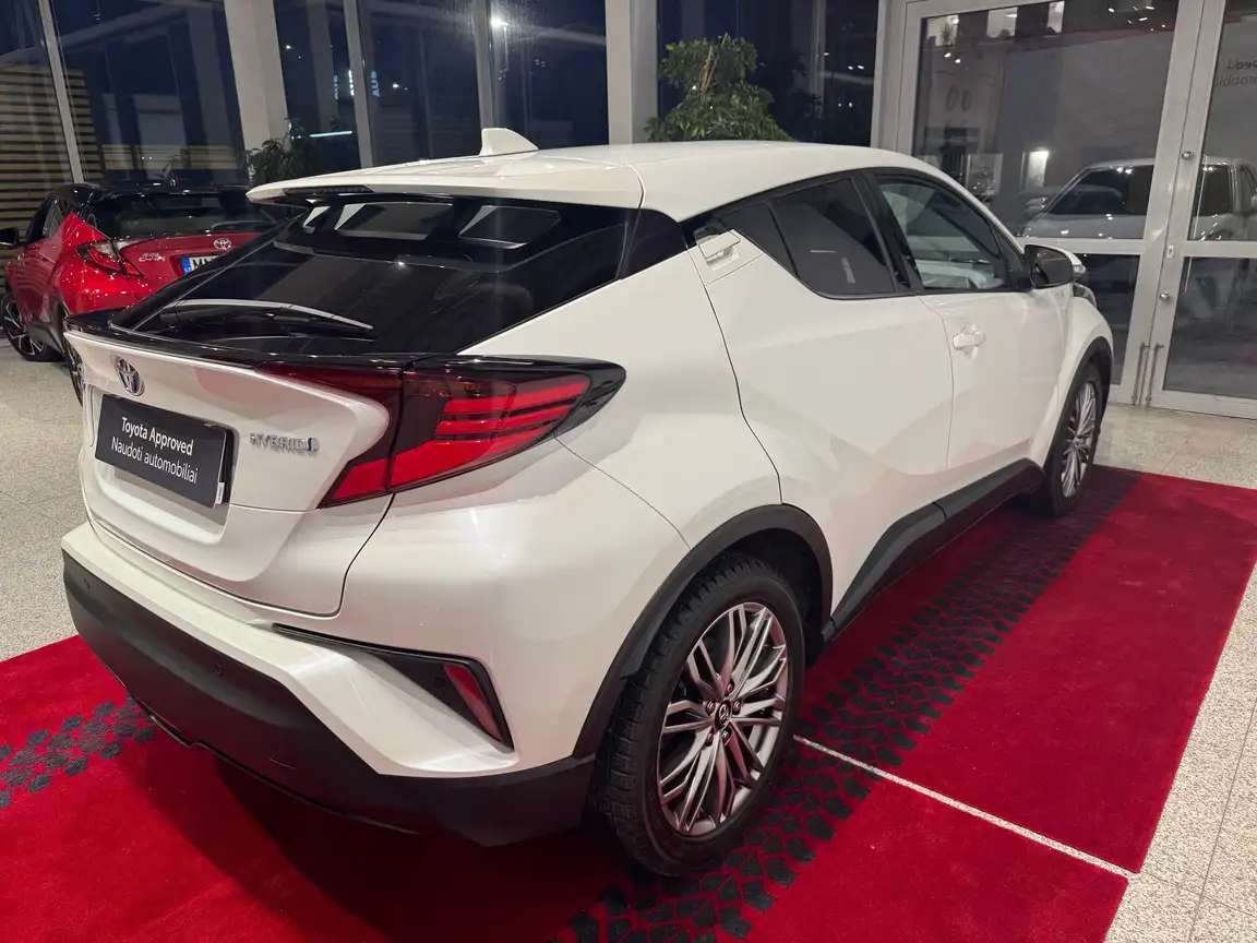 TOYOTA C-HR