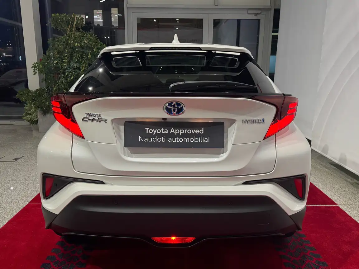 TOYOTA C-HR