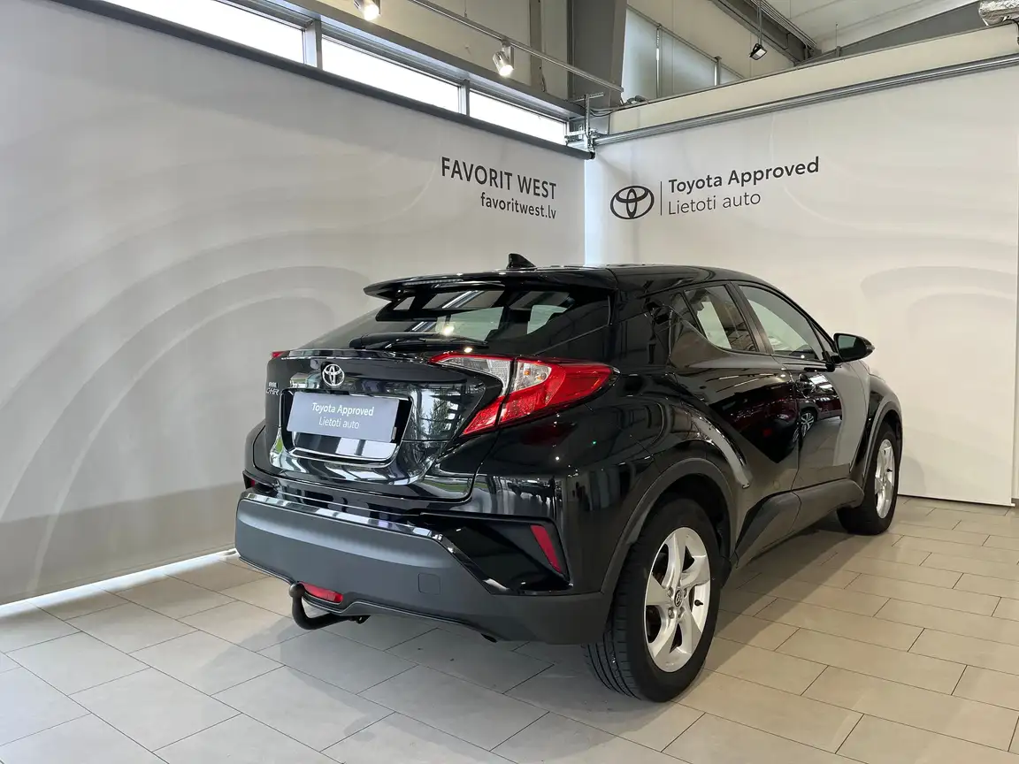 TOYOTA C-HR