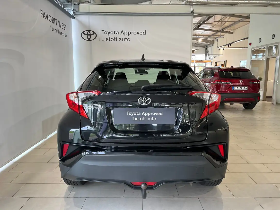 TOYOTA C-HR