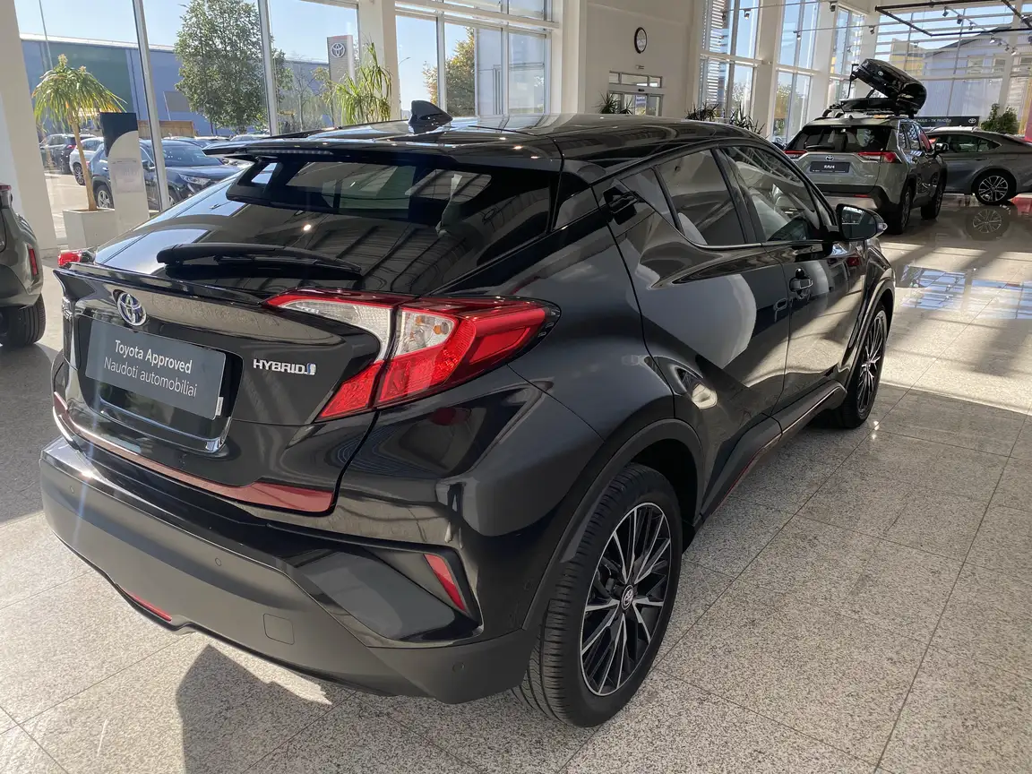 TOYOTA C-HR