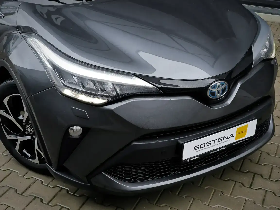 TOYOTA C-HR