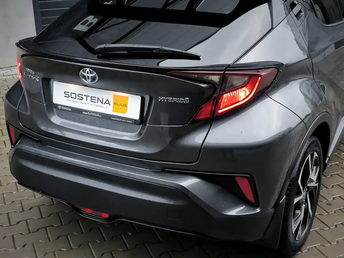 TOYOTA C-HR