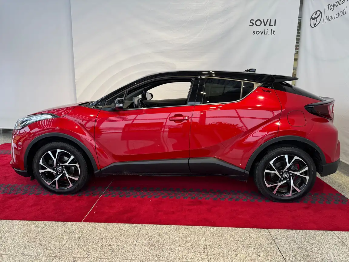TOYOTA C-HR