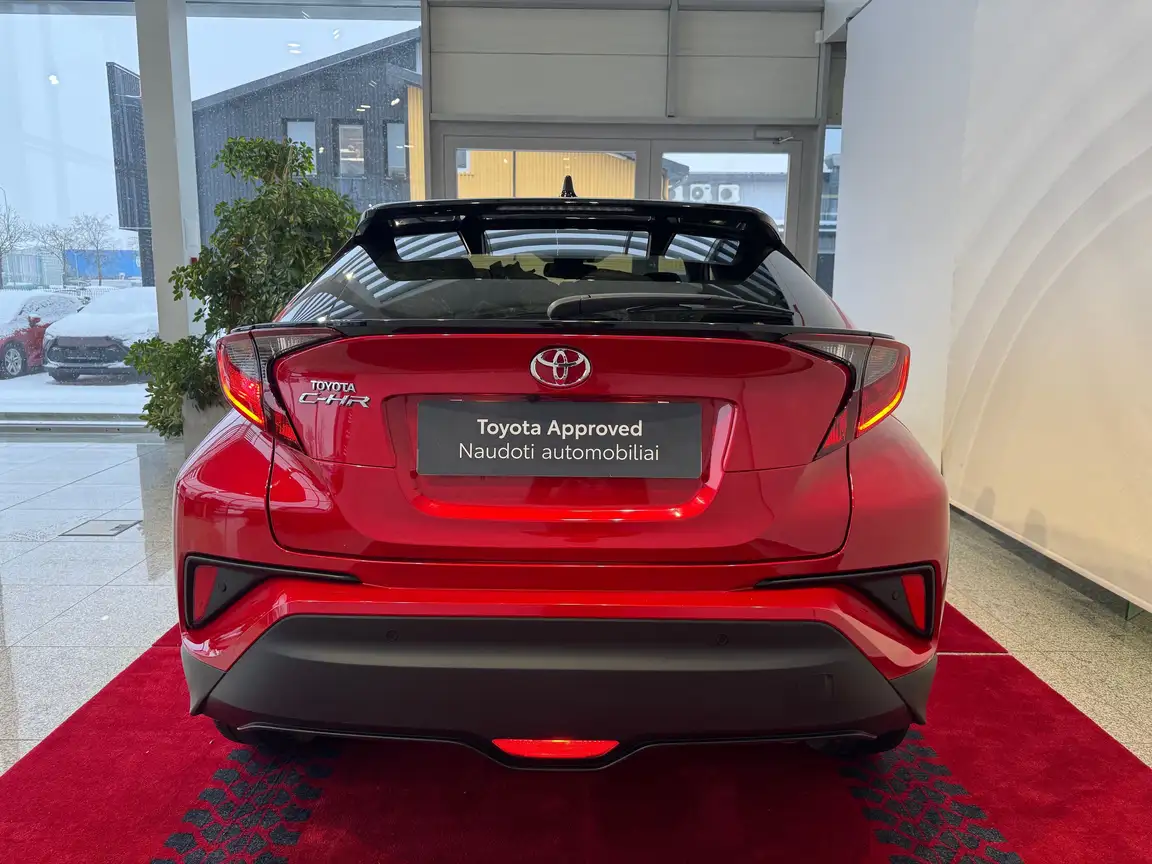 TOYOTA C-HR