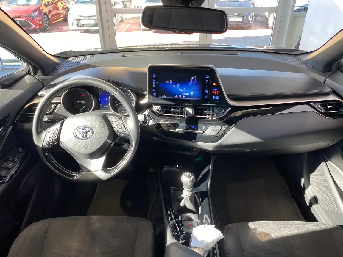 TOYOTA C-HR