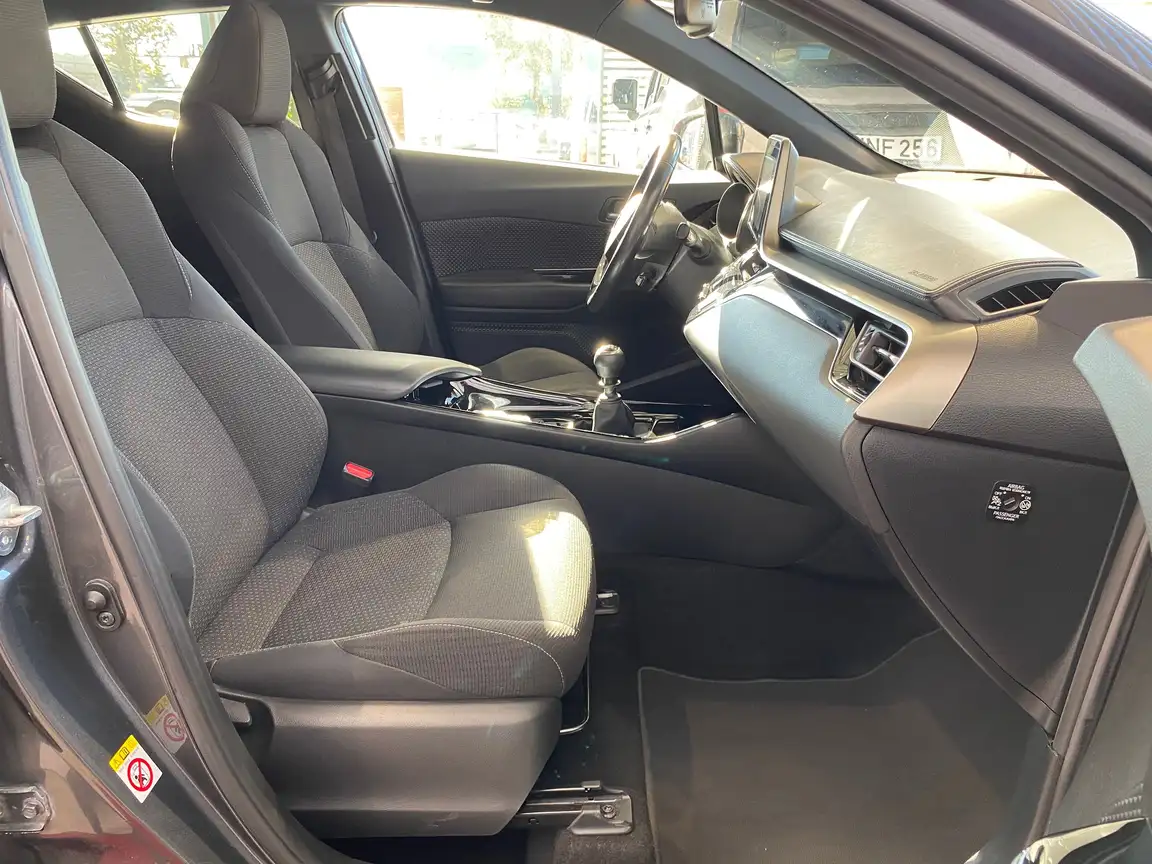 TOYOTA C-HR