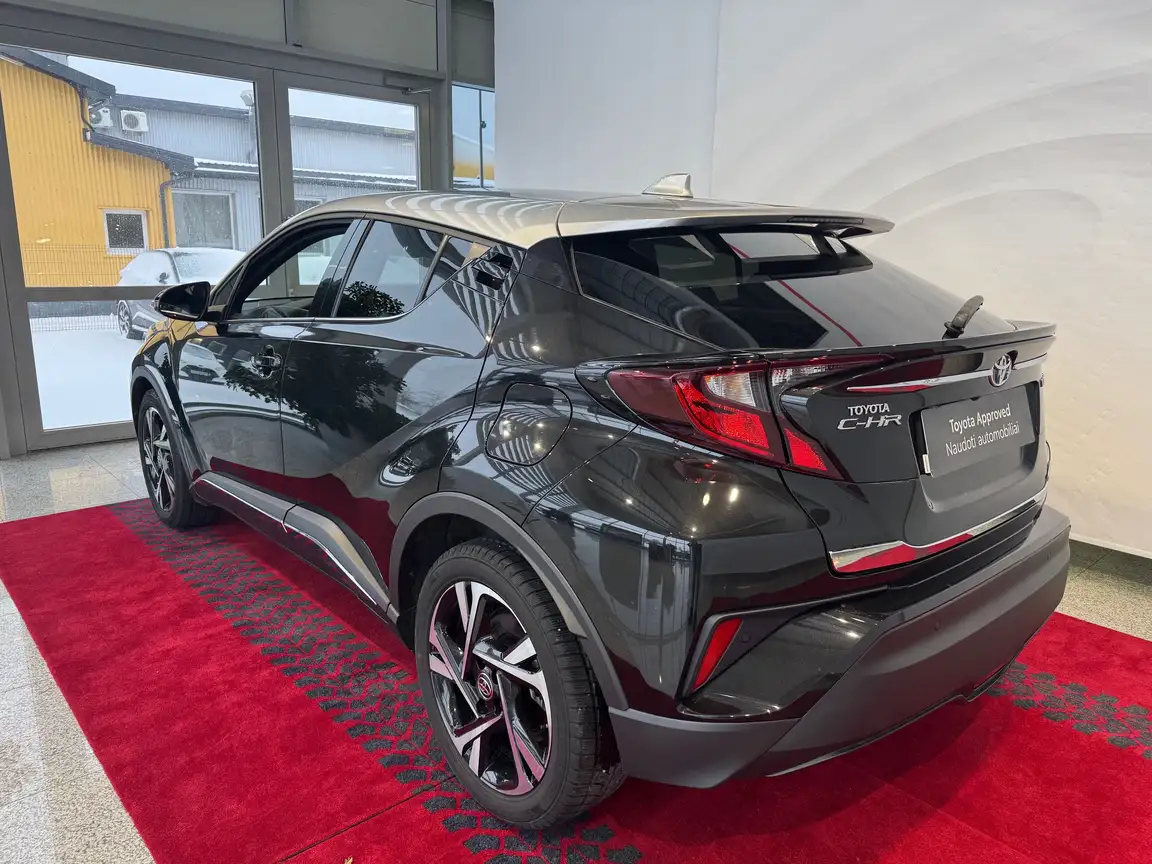 TOYOTA C-HR