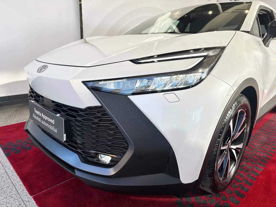 TOYOTA C-HR