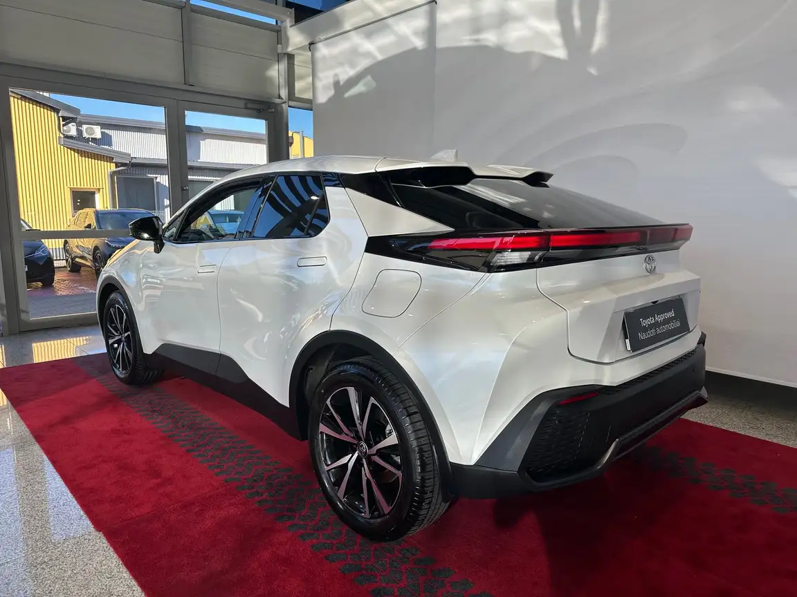 TOYOTA C-HR