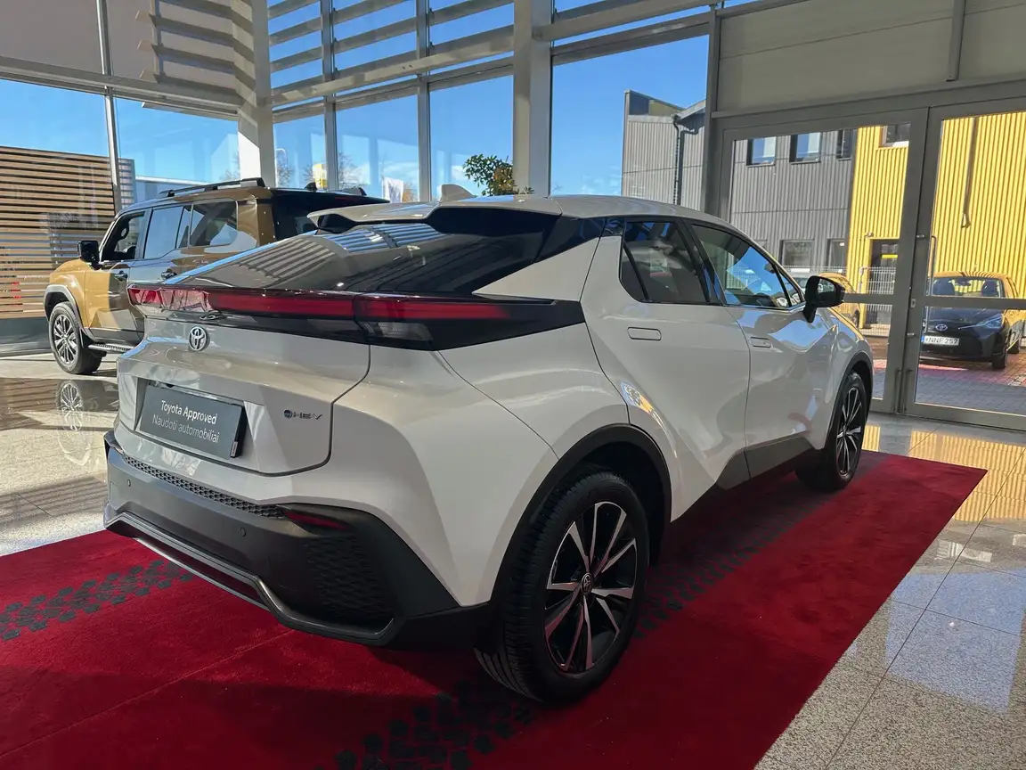 TOYOTA C-HR
