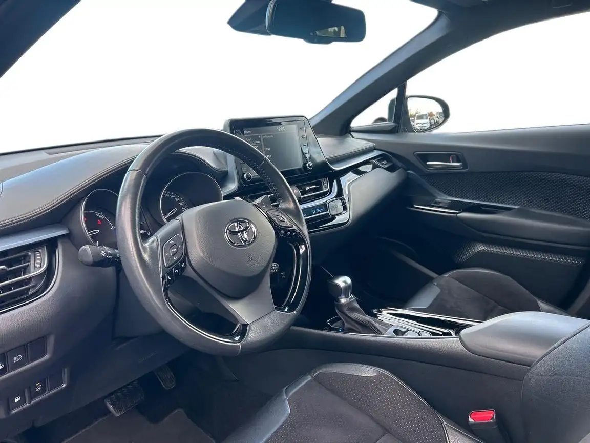 TOYOTA C-HR