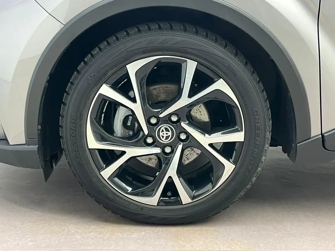 TOYOTA C-HR