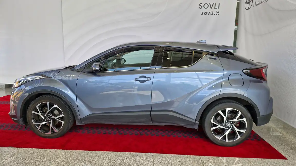 TOYOTA C-HR