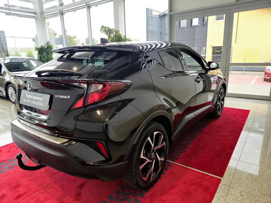 TOYOTA C-HR