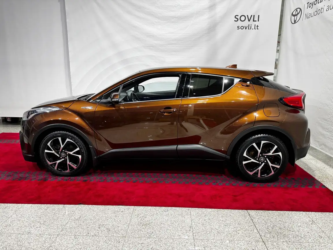 TOYOTA C-HR