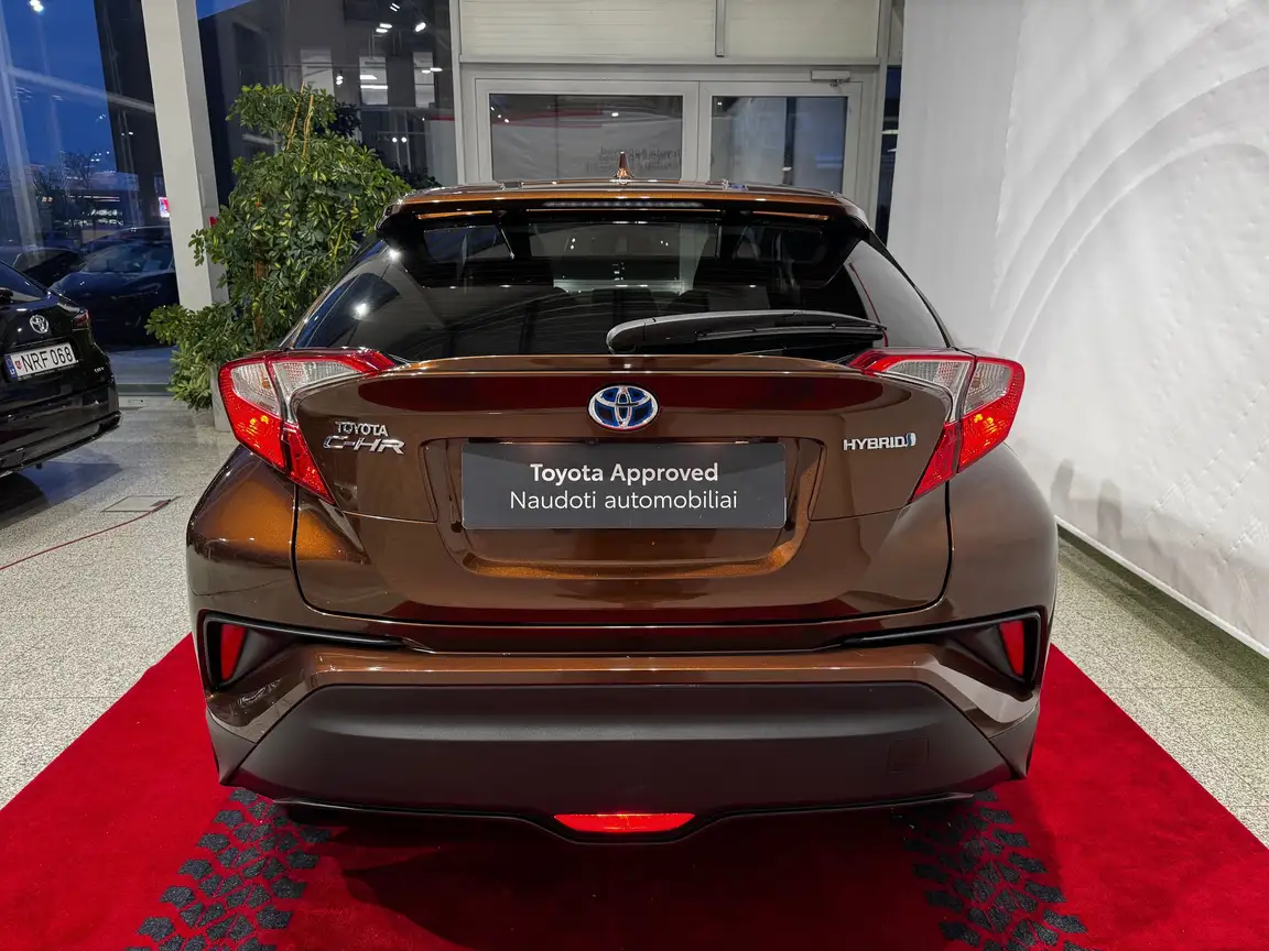 TOYOTA C-HR