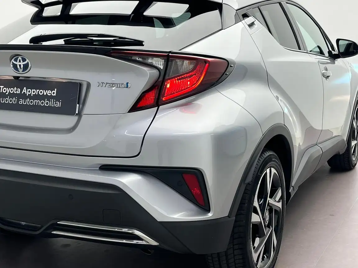 TOYOTA C-HR
