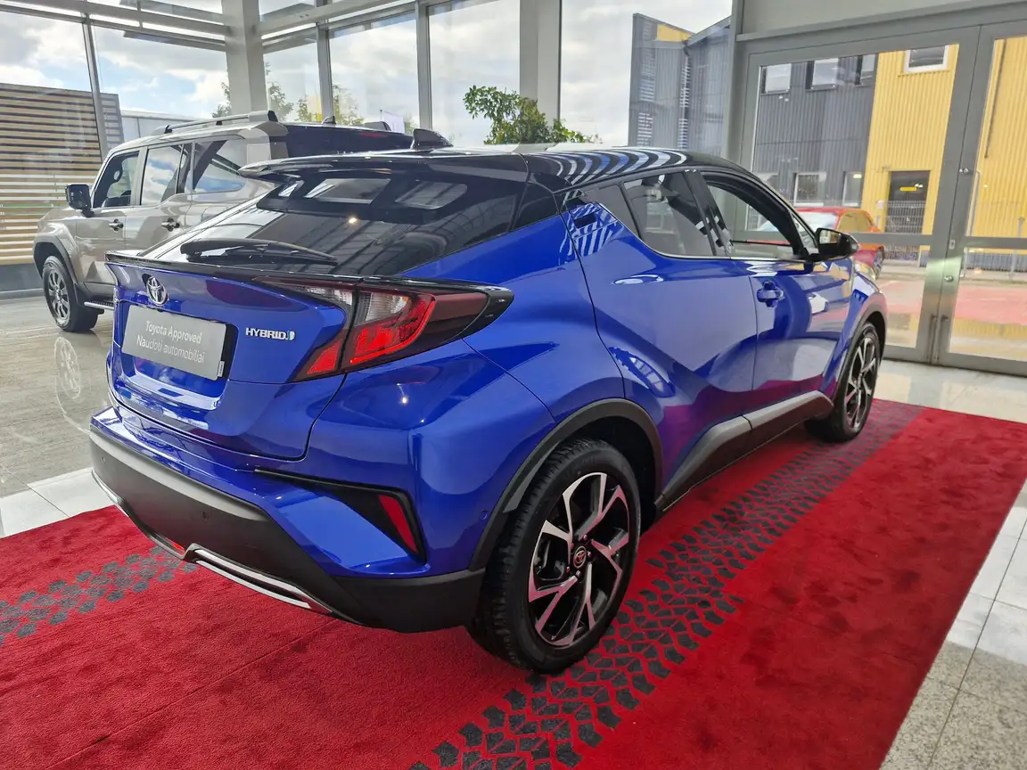 TOYOTA C-HR