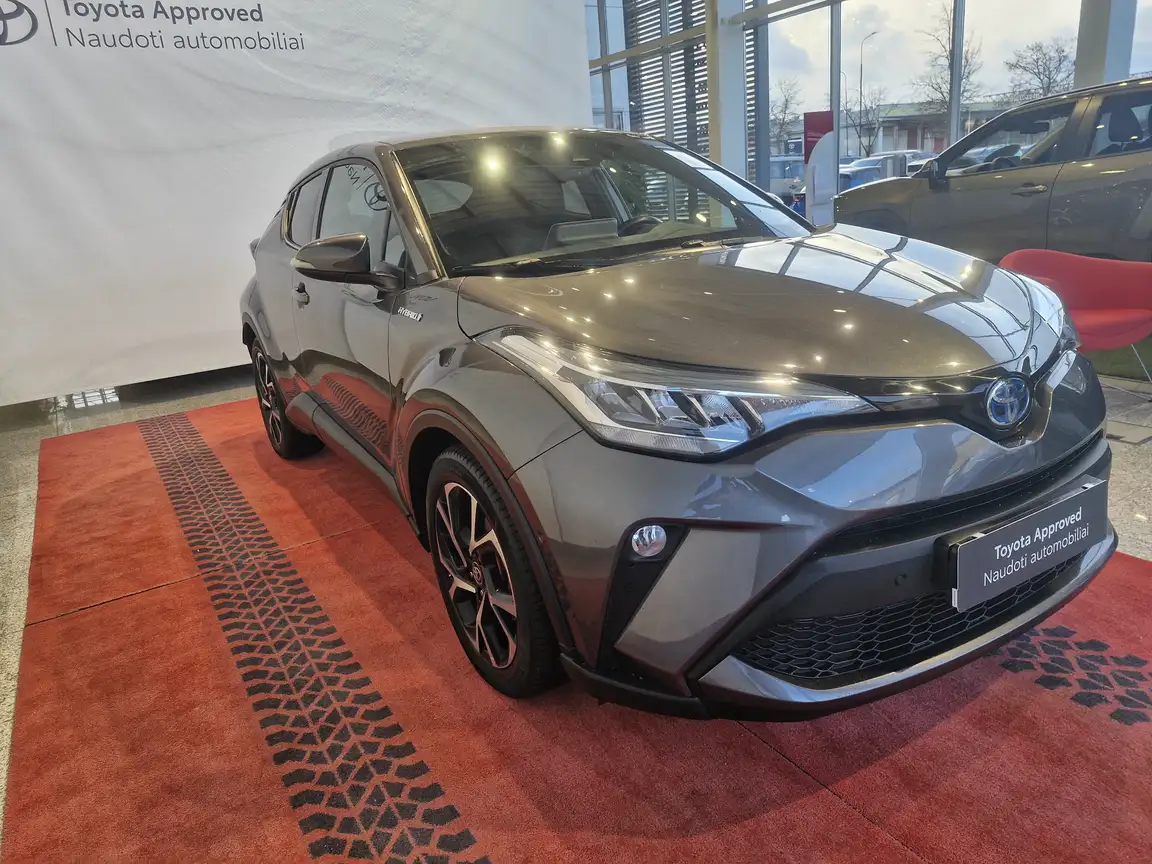 TOYOTA C-HR