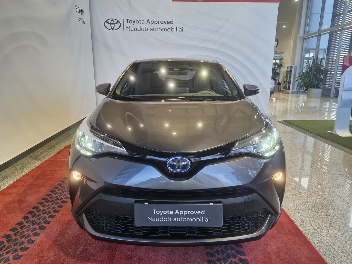 TOYOTA C-HR