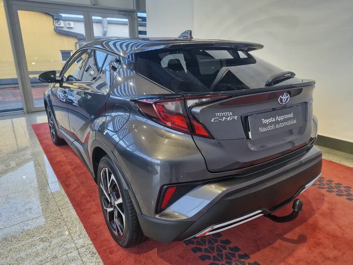 TOYOTA C-HR