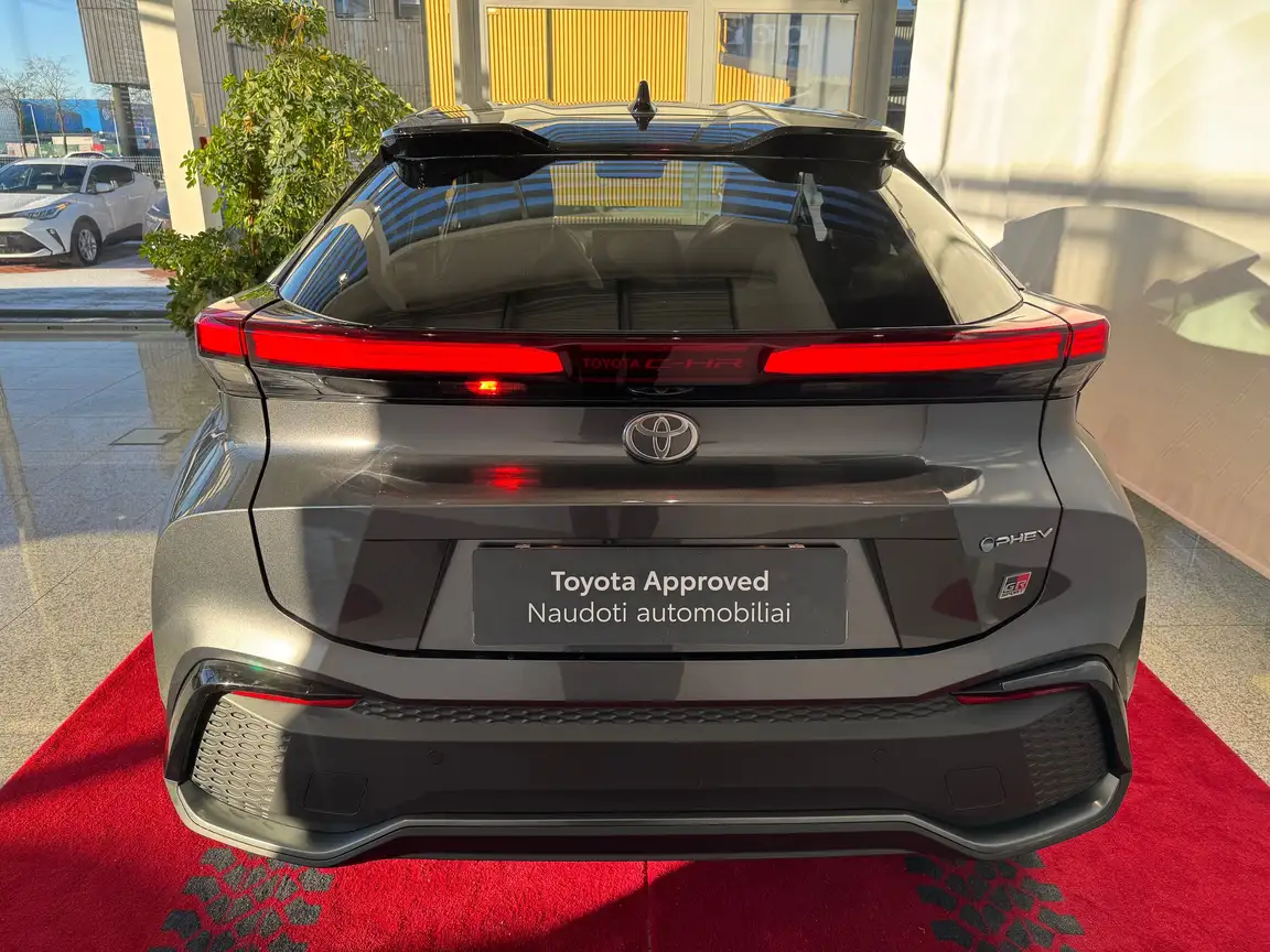 TOYOTA C-HR