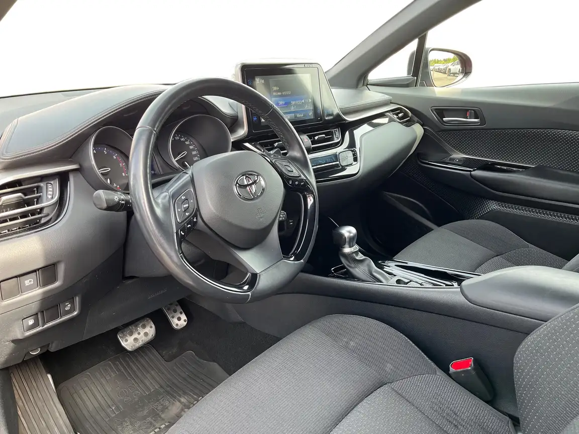 TOYOTA C-HR