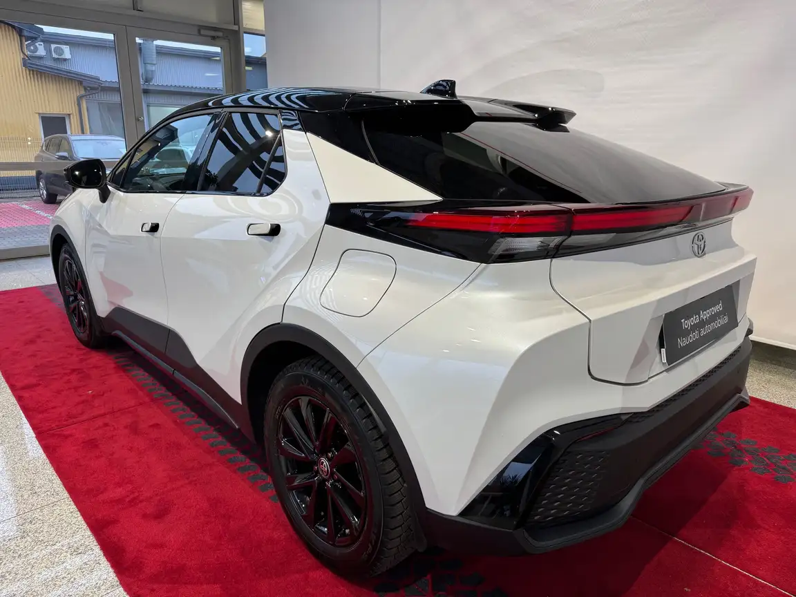 TOYOTA C-HR