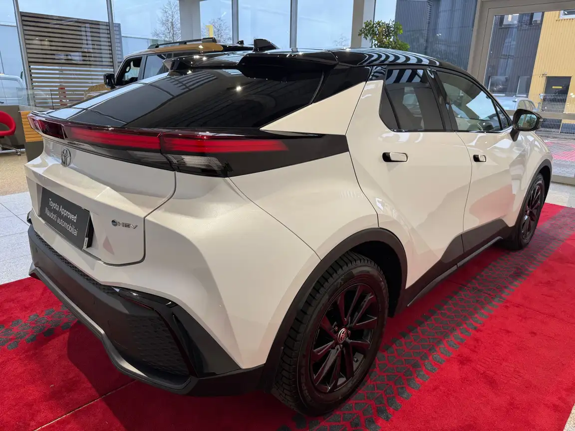 TOYOTA C-HR