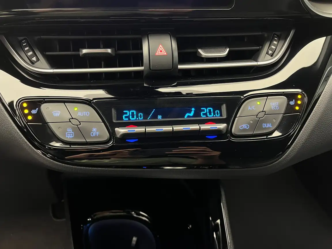 TOYOTA C-HR