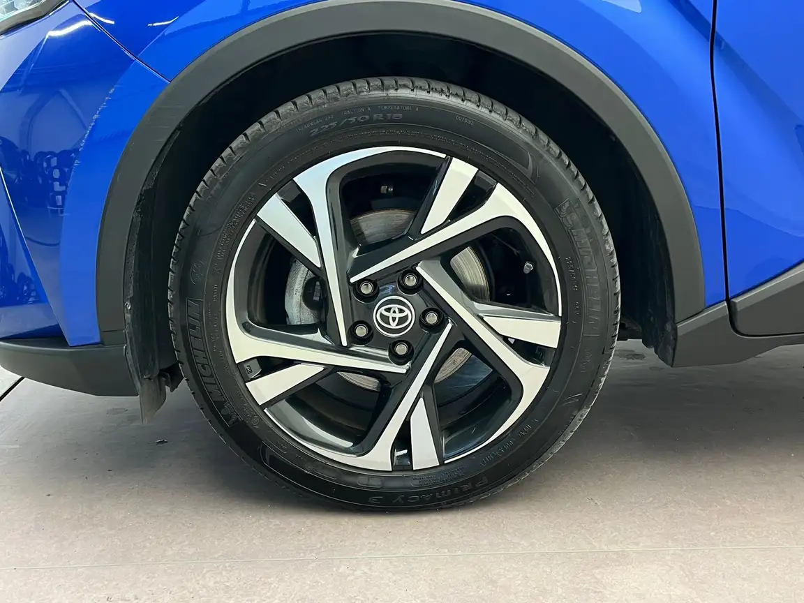 TOYOTA C-HR