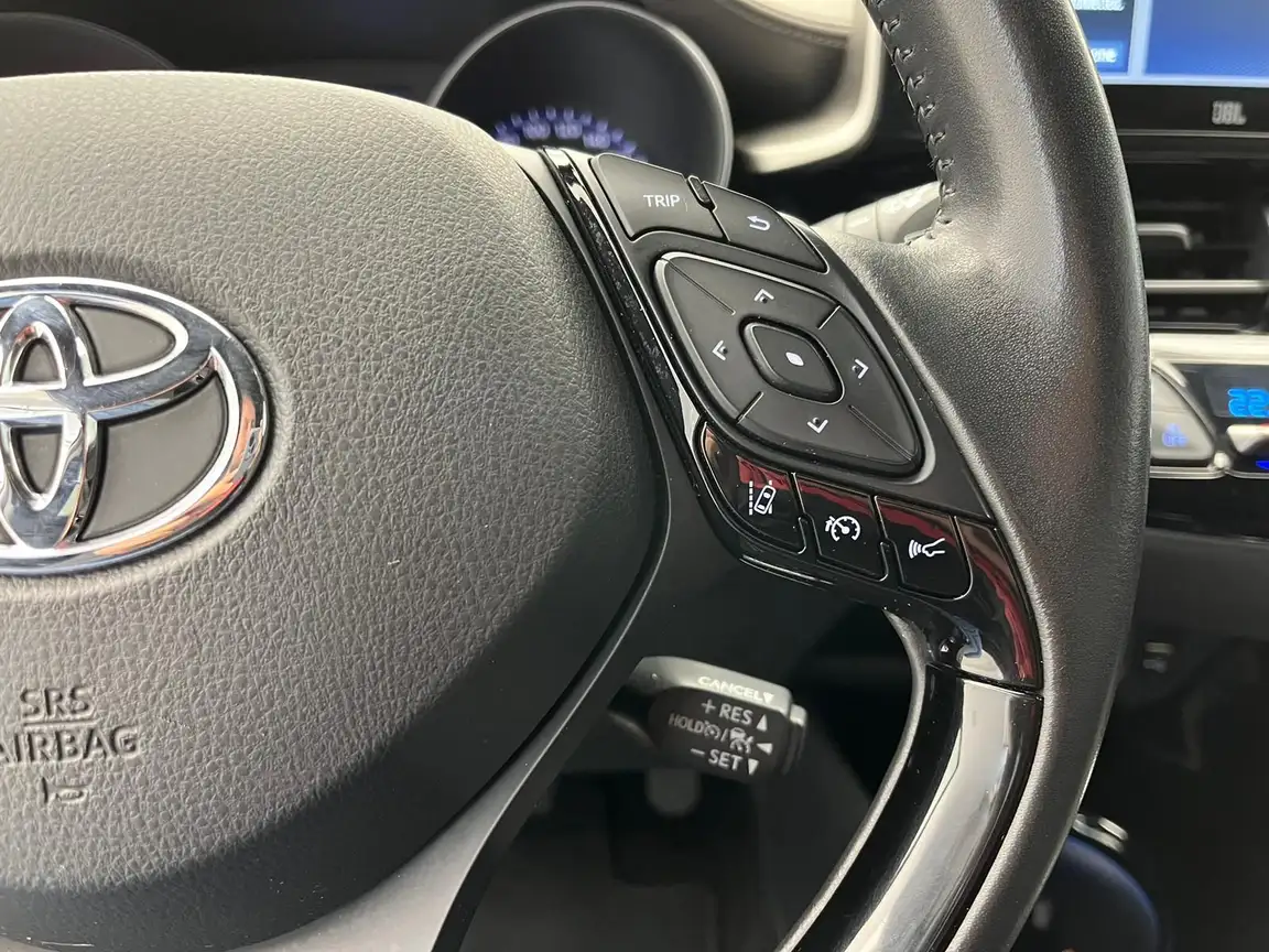 TOYOTA C-HR